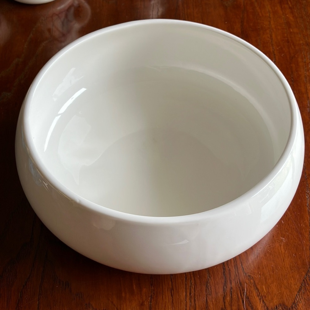 Serving bowl! Porcelain 🤍